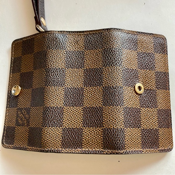 LOUIS VUITTON DAMIER EBENE 4 KEYS - Picture 2 of 13